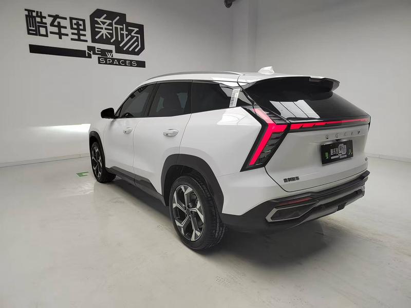 Geely Atlas L, 2023 — фото 5 из 12