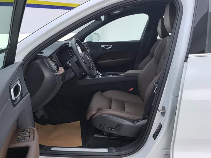 Volvo XC60, 2025 — фото 9 из 9