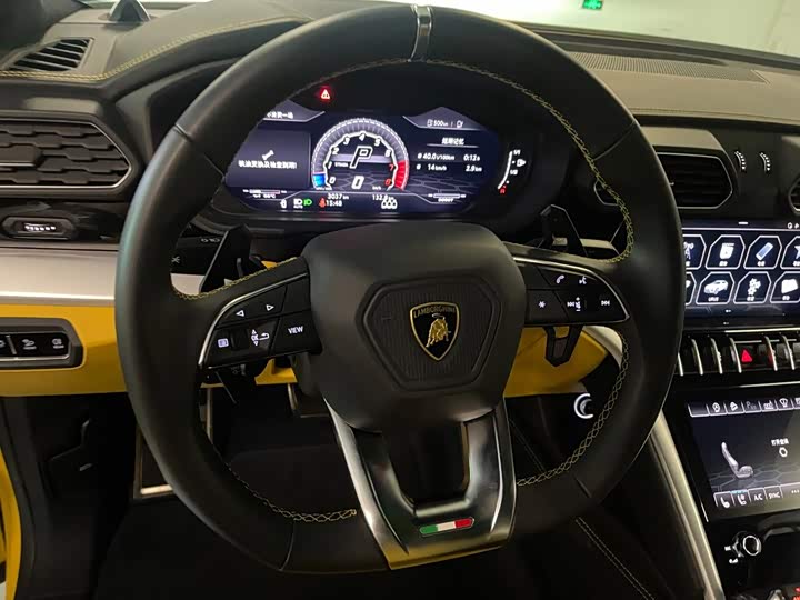 Lamborghini Urus, 2021 — фото 6 из 9