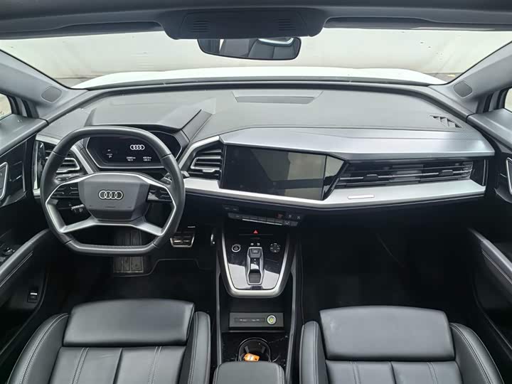 Audi Q4 e-tron, 2024 — фото 9 из 9