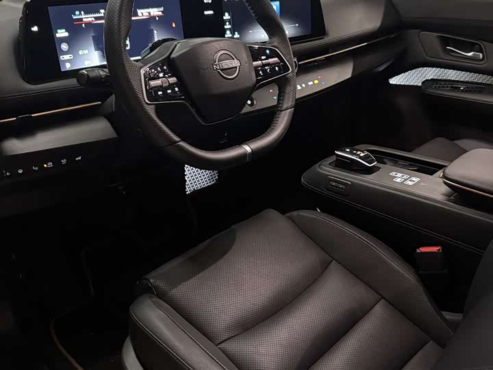 Nissan Ariya EV, 2022 — фото 8 из 9