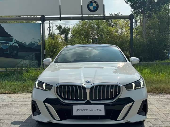 BMW i5, 2024 — фото 3 из 9