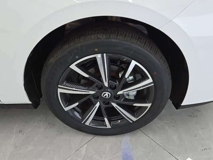 Changan Eado Plus, 2026 — фото 6 из 9