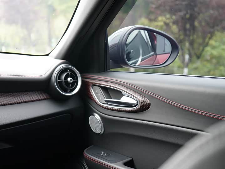 Alfa Romeo Giulia, 2026 — фото 9 из 9