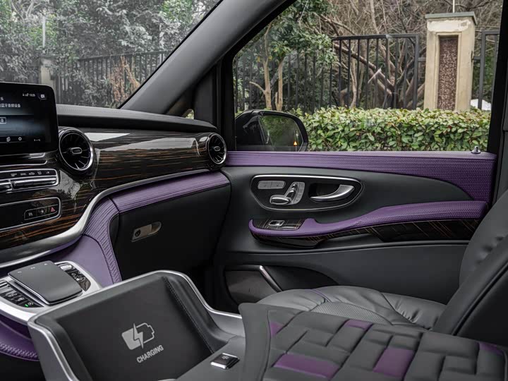 Mercedes-Benz V-Class, 2023 — фото 8 из 9