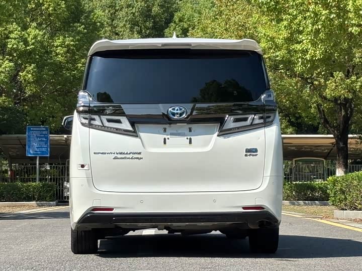 Toyota Vellfire, 2023 — фото 5 из 12