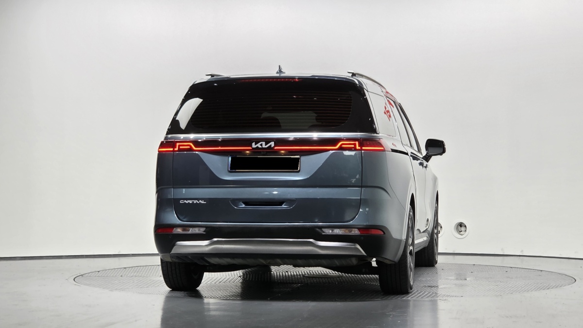 Kia Carnival, 2023 — фото 4 из 12