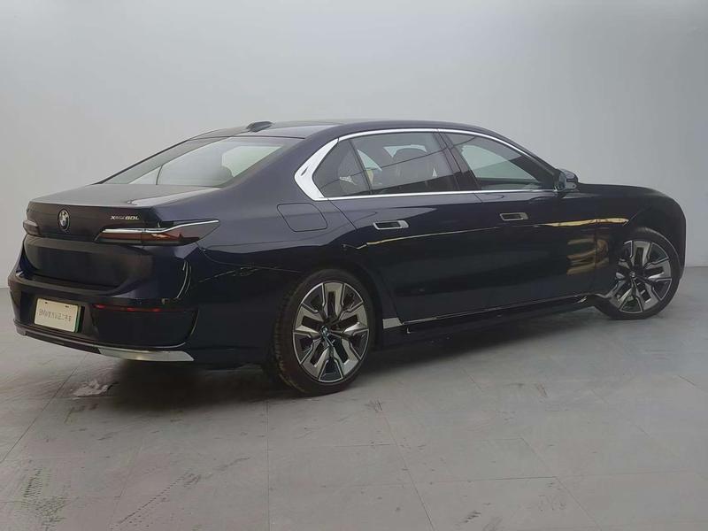 BMW i7, 2023 — фото 5 из 12