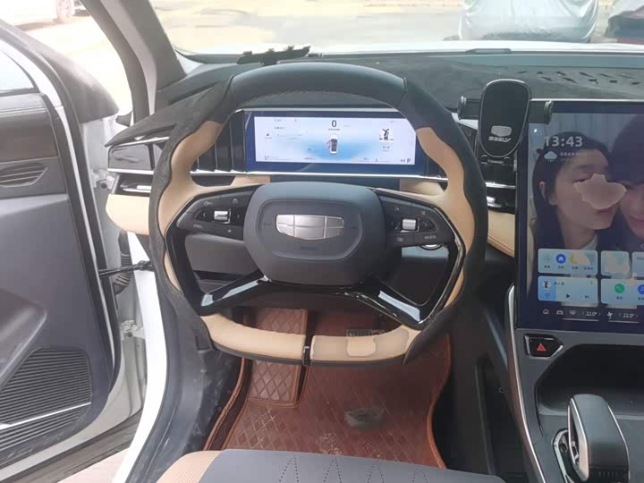 Geely Atlas L, 2024 — фото 6 из 9