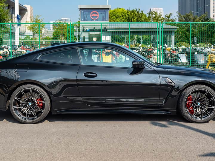 BMW M4, 2023 — фото 7 из 9
