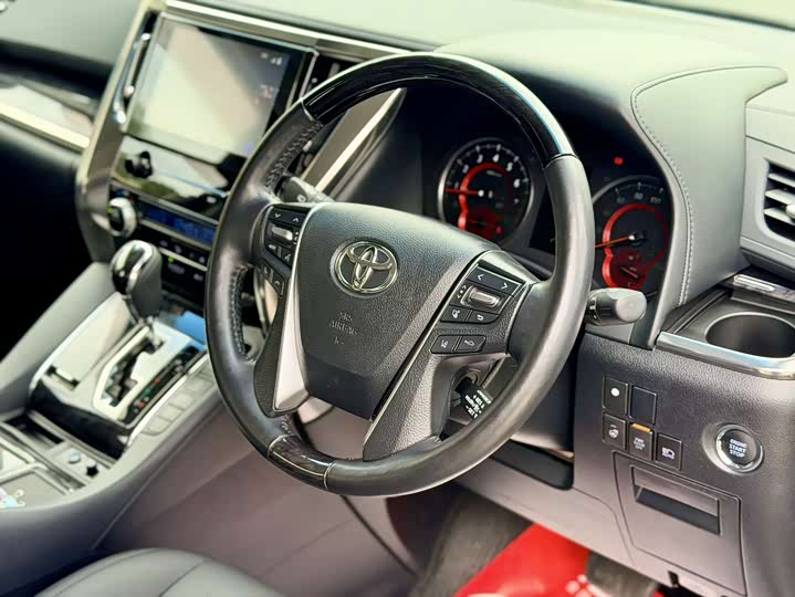Toyota Alphard, 2025 — фото 6 из 9