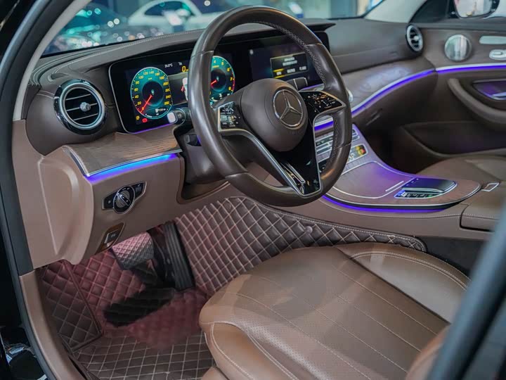 Mercedes-Benz E-Class, 2023 — фото 2 из 9