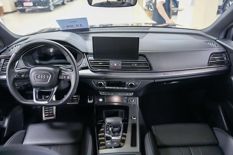 Audi Q5L, 2024 — фото 7 из 11