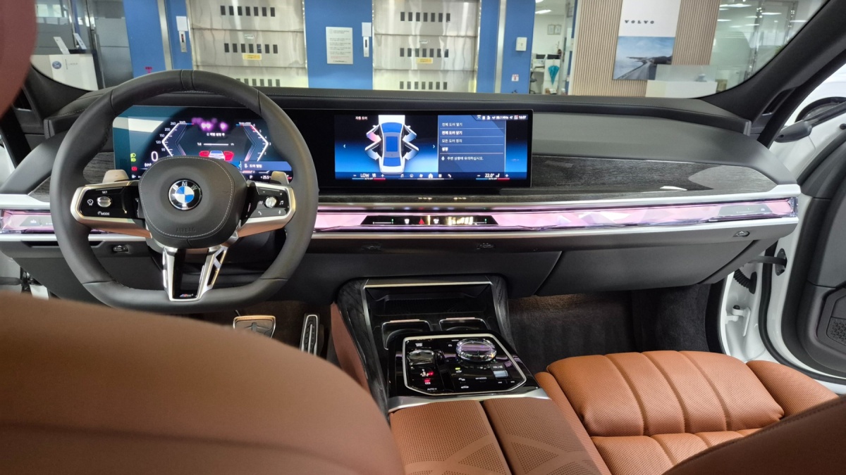BMW 7 Series, 2025 — фото 6 из 12