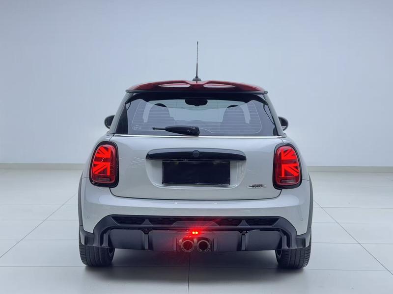 Mini Mini JCW, 2022 — фото 4 из 9