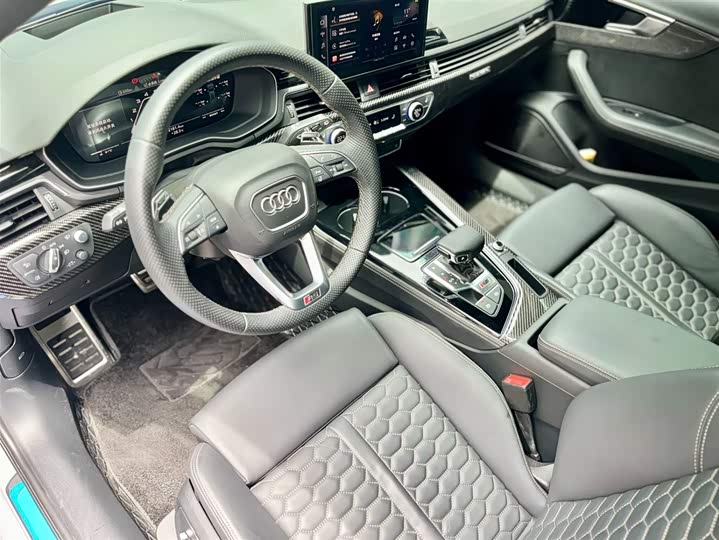 Audi RS 4, 2021 — фото 8 из 9