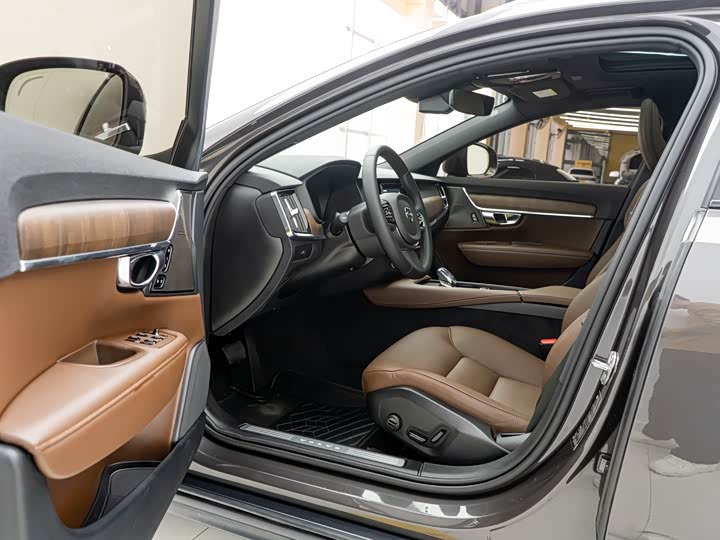 Volvo V90, 2025 — фото 6 из 9