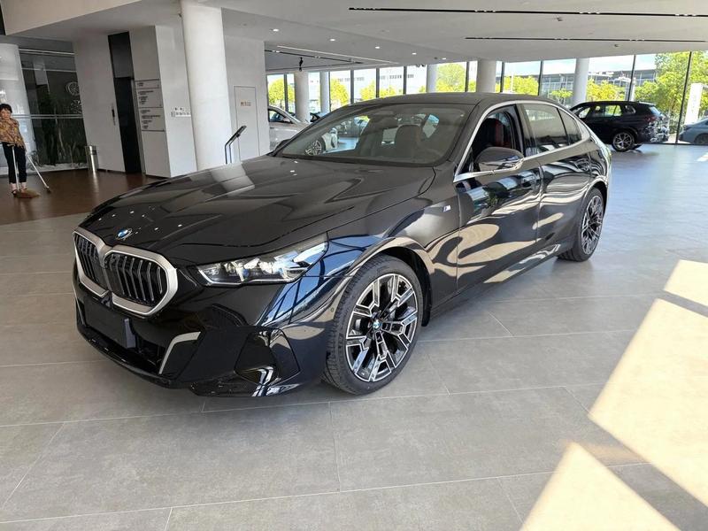 BMW 5 Series, 2024 — купить в Кирове под ключ
