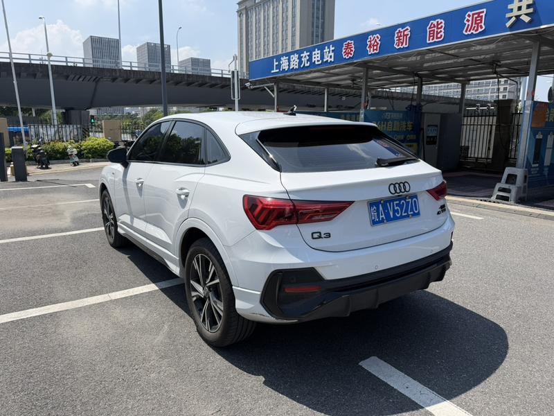 Audi Q3 Sportback, 2023 — фото 4 из 10