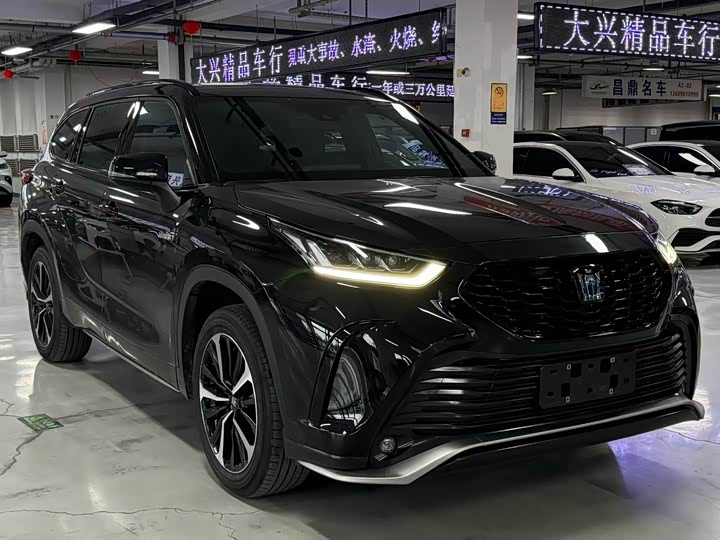 Toyota Crown Kluger, 2022 — фото 2 из 9