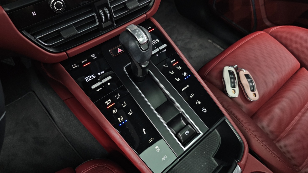 Porsche Macan, 2023 — фото 9 из 12