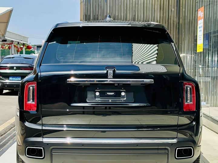 Rolls-Royce Cullinan, 2021 — фото 2 из 9
