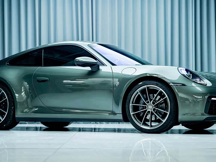 Porsche 911, 2022 — фото 6 из 9