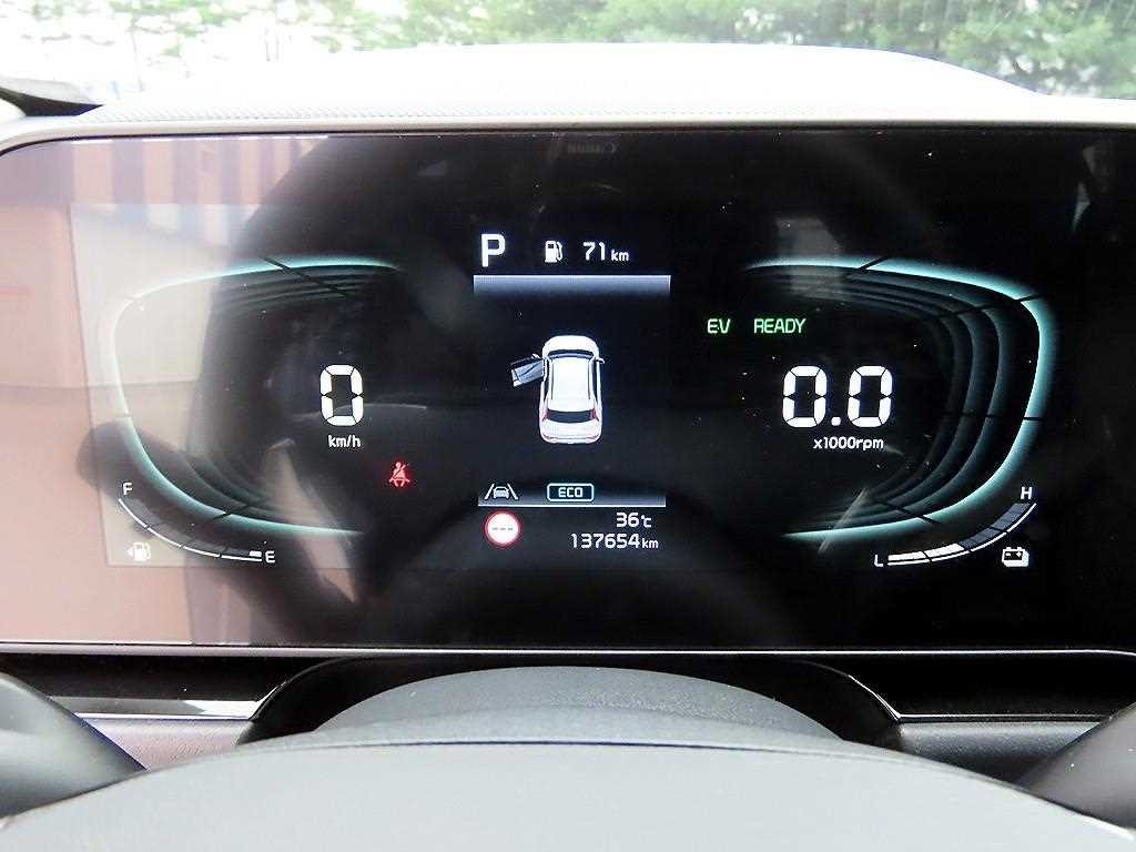 Kia Niro, 2022 — фото 8 из 12
