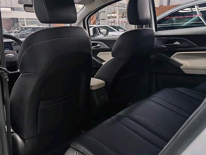 Geely Geometry E Firefly, 2024 — фото 8 из 9