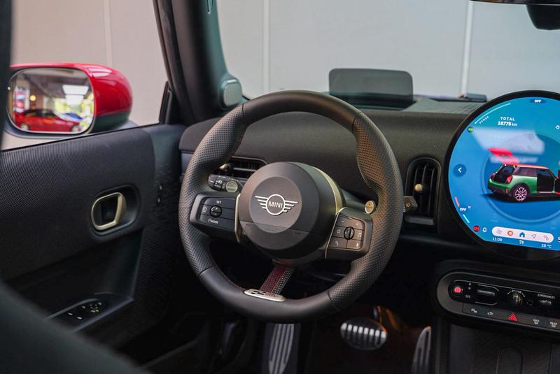 Mini Mini JCW, 2025 — фото 10 из 12