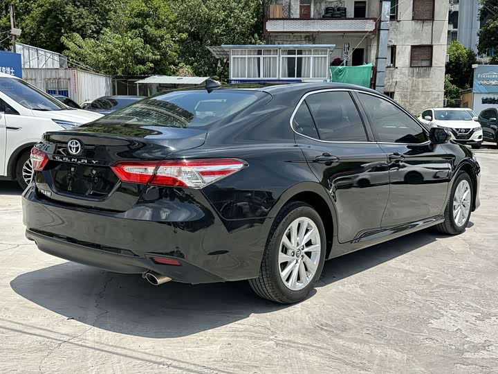 Toyota Camry, 2023 — фото 6 из 9