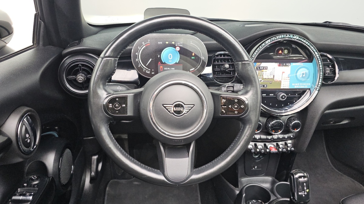 Mini Cooper Convertible, 2023 — фото 11 из 12