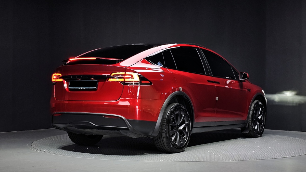 Tesla Model X, 2023 — фото 2 из 12