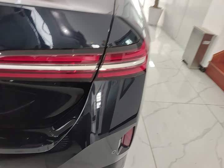 BMW i5, 2025 — фото 8 из 9