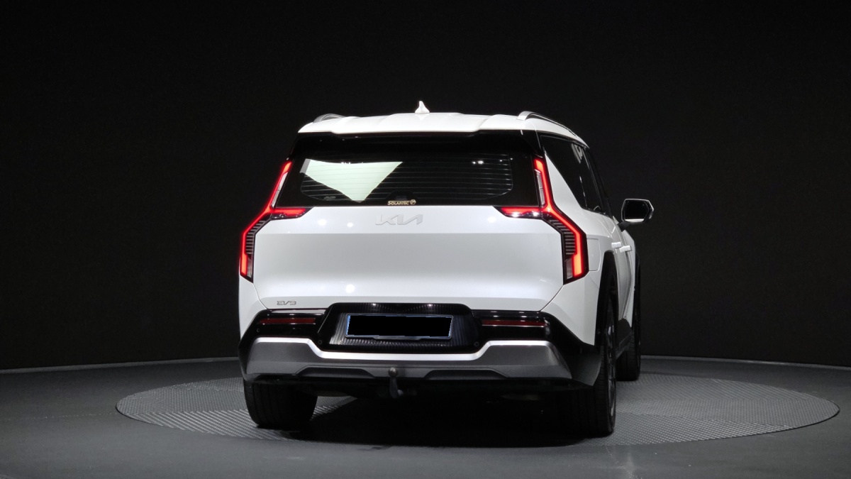 Kia EV9, 2023 — фото 4 из 12