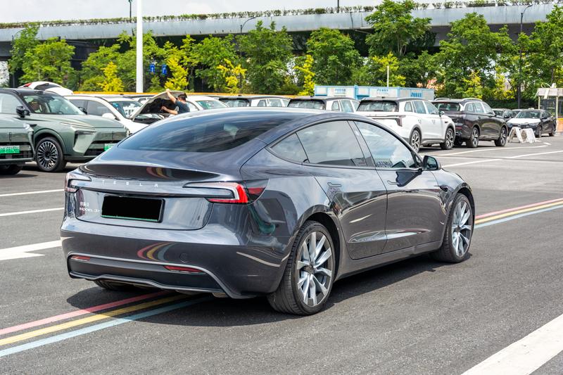 Tesla Model 3, 2024 — фото 7 из 12