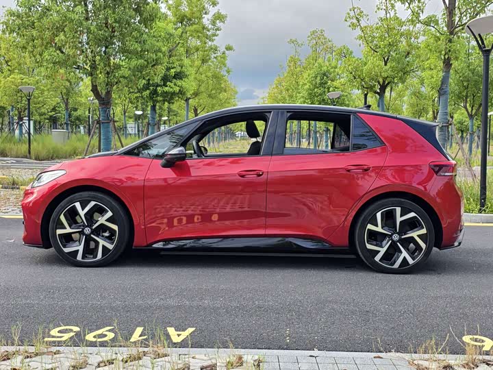 Volkswagen ID.3, 2025 — фото 7 из 9