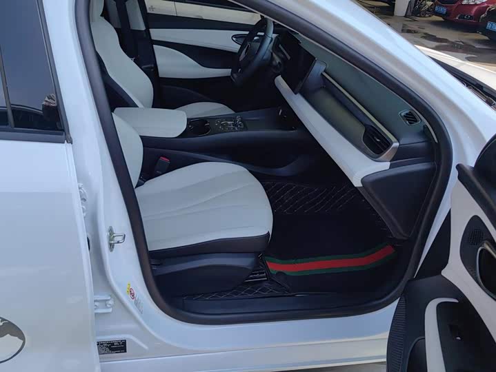 BYD Seal 05 DM-i Hybrid, 2025 — фото 8 из 9