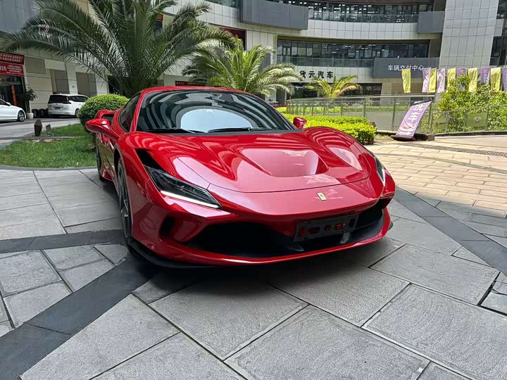 Ferrari F8, 2022 — фото 3 из 9