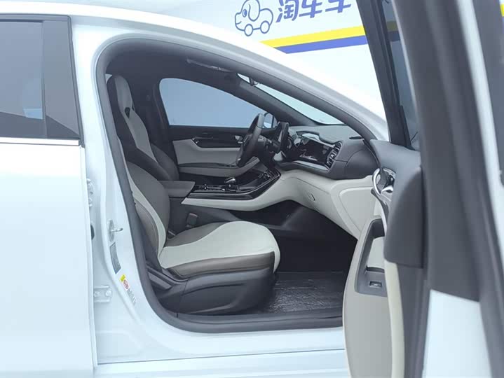 BYD Qin Plus, 2024 — фото 8 из 9