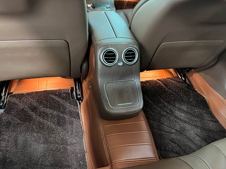 Mercedes-Benz E-Class, 2023 — фото 9 из 9