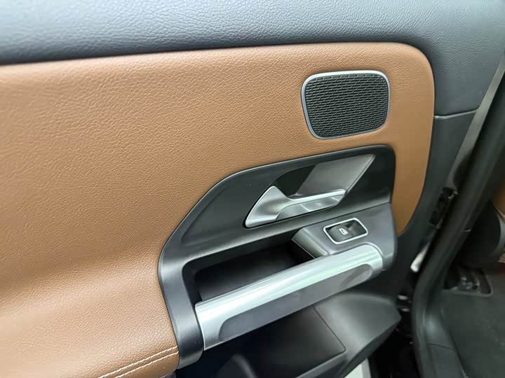Mercedes-Benz EQB, 2024 — фото 5 из 9