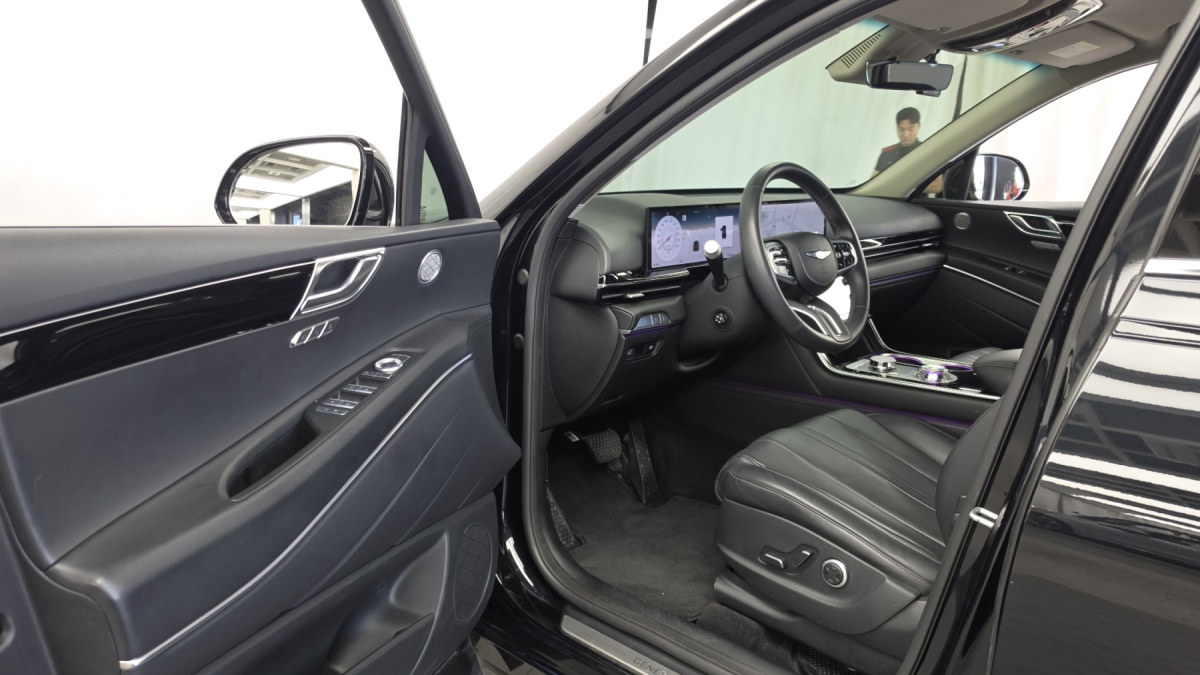 Genesis GV80, 2023 — фото 9 из 12