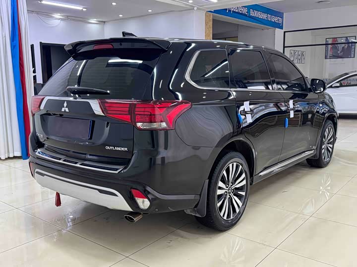 Mitsubishi Outlander, 2021 — фото 6 из 9