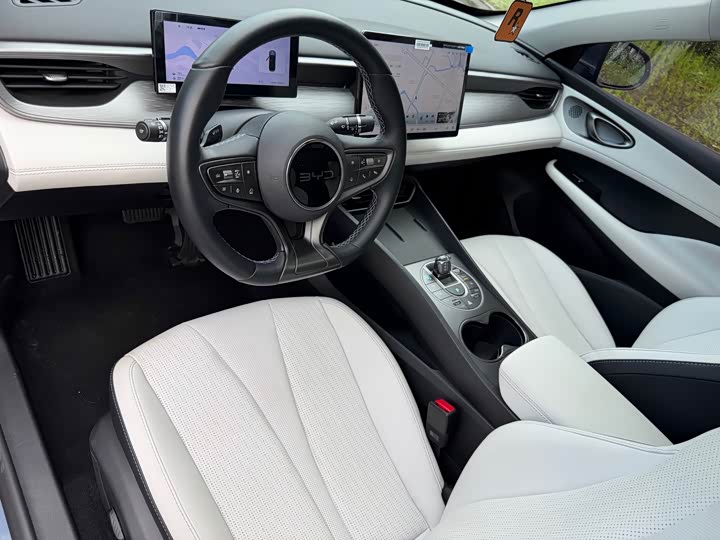 BYD Seal 05 DM-i Hybrid, 2025 — фото 8 из 9