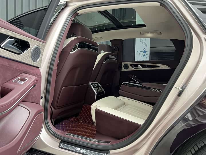 Hongqi H9, 2022 — фото 7 из 9