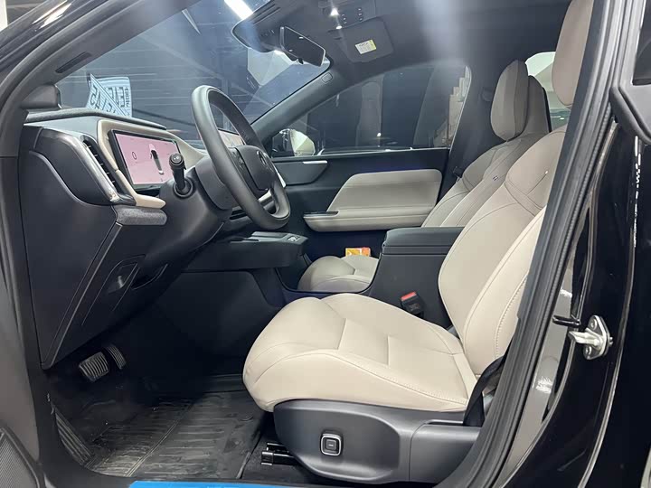 Volvo XC70 Hybrid, 2025 — фото 8 из 9