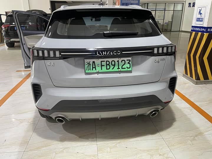 Lynk & Co 06 EM-P Hybrid, 2021 — фото 8 из 9