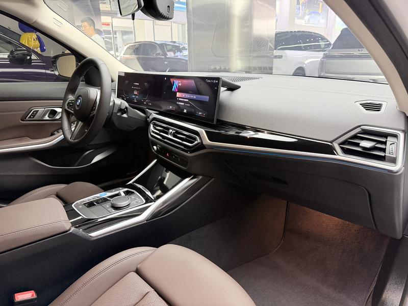 BMW i3, 2023 — фото 6 из 12