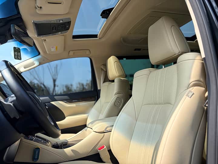 Toyota Alphard, 2022 — фото 6 из 9